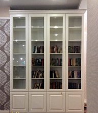 Шкаф книжный с распашными мдф дверями, классика, под книги со стеклом в библиотеку