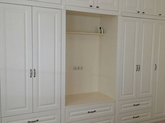 Двери распашные для шкафа, в классическом стиле, на заказ индивидуально