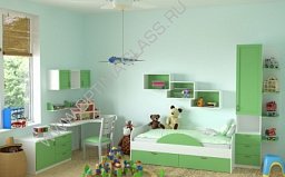 Детская комната с рабочим местом в зеленых тонах
