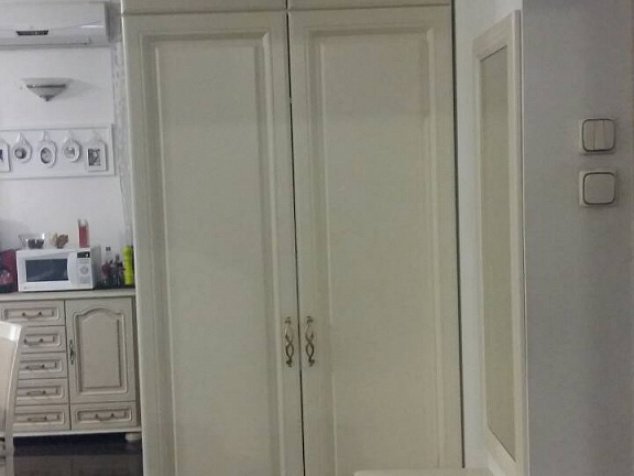 Шкаф в классическом стиле с распашными дверями МДФ,покраска матовая по RAL 1013, эмаль, в прихожую